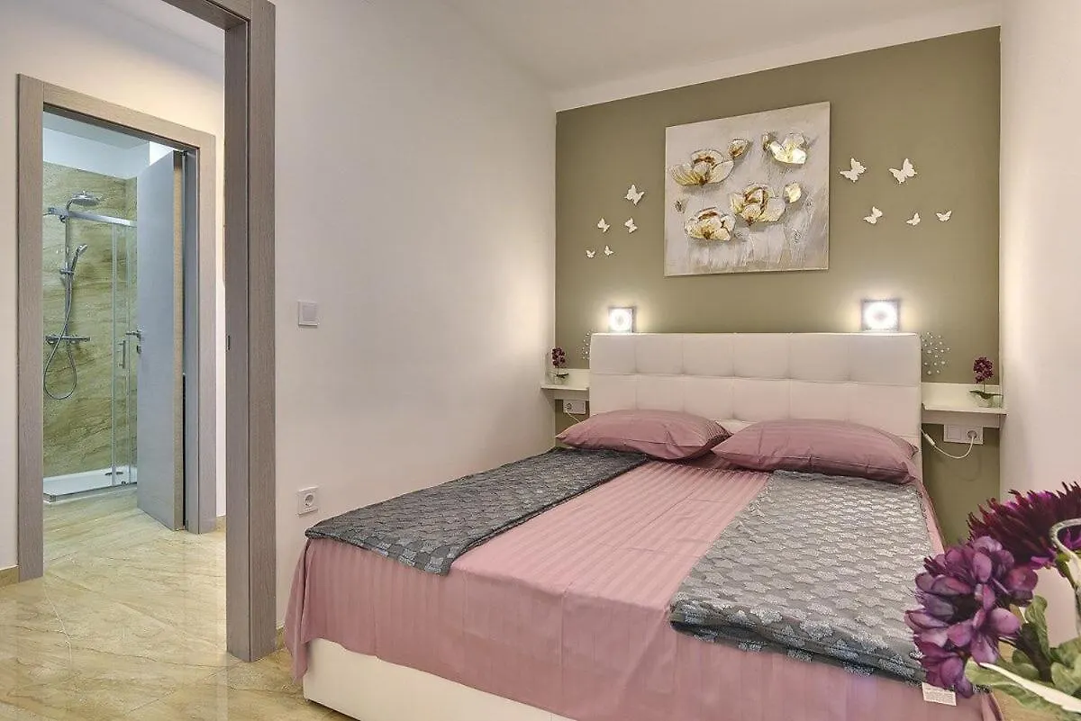 Apartment Olivia Medulin 0*,  Croatia